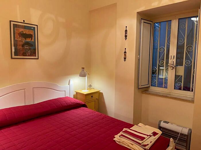 Appartamento quadrilocale in affitto in Via Carlo De Cesare, Napoli