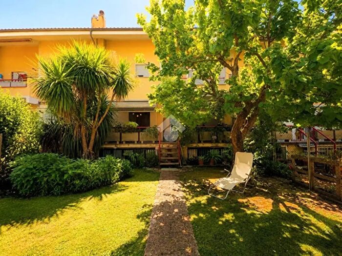 Casa con 7 locali in vendita in Via GMatteotti, Anguillara Sabazia