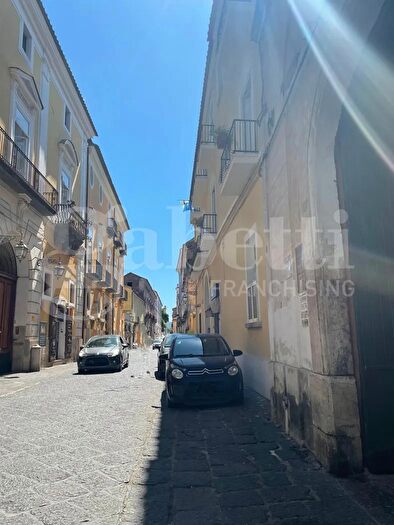 Appartamento con 5 locali in vendita in Corso Gran Priorato di Malta, Capua