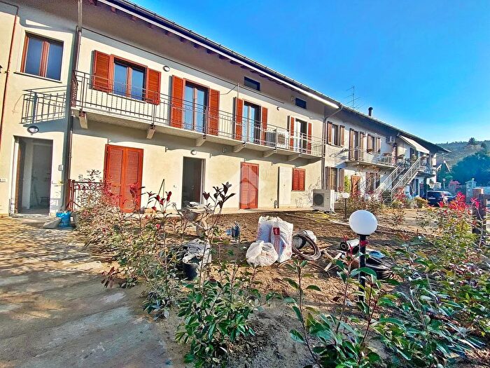 Appartamento trilocale in vendita in Via Broli, Vergiate