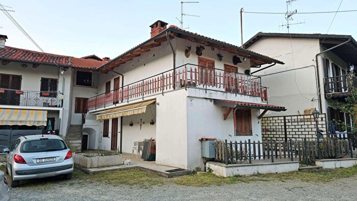 Casa con 6 locali in vendita in Via Don Gaude, Cumiana
