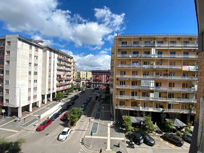 Appartamento con 6 locali in vendita in Via Giovanni Paisiello, Napoli