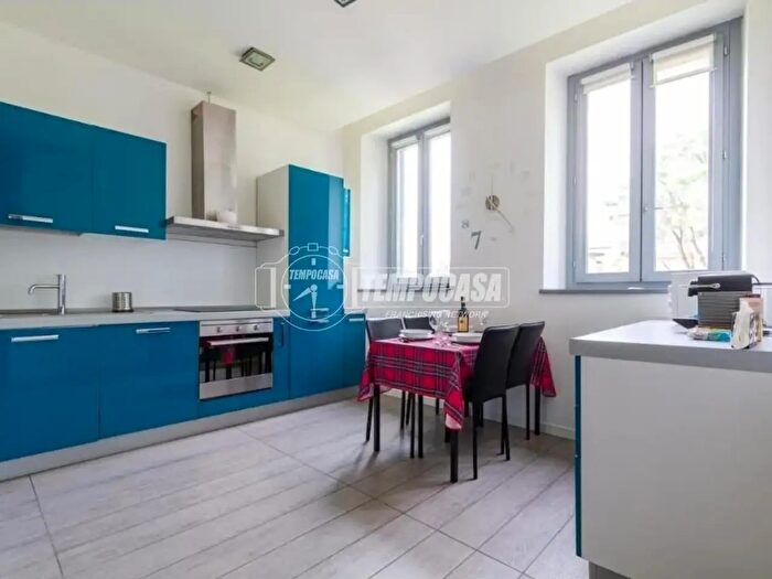 Appartamento trilocale in affitto in Via Egidio Folli, Milano
