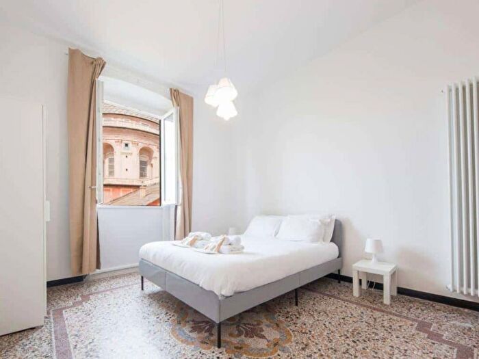 Appartamento trilocale in affitto in Via Nino Bixio, Carignano, Genova