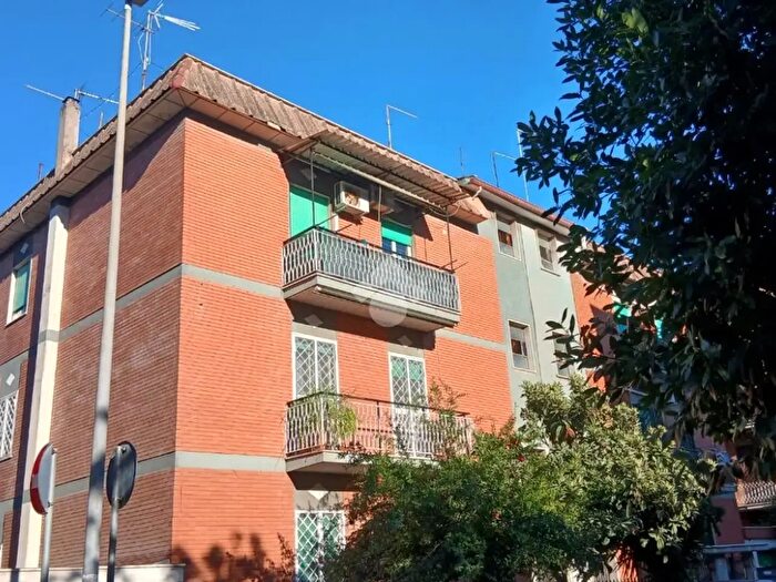 Appartamento quadrilocale in vendita in Via Nicola Scarano, Roma