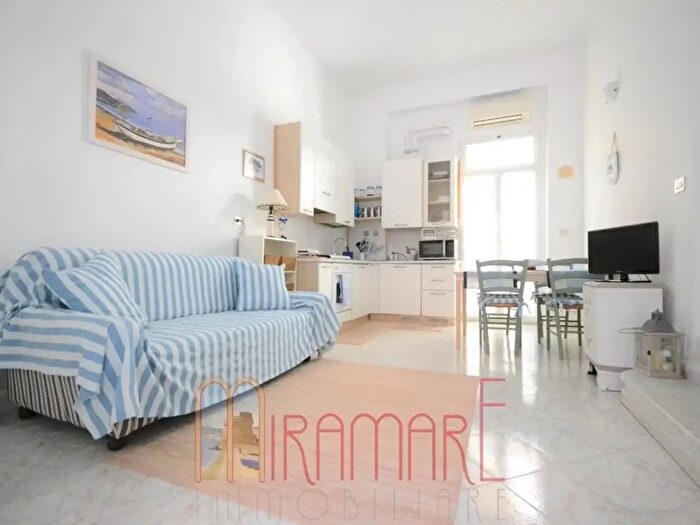 Appartamento bilocale in affitto in Alassio