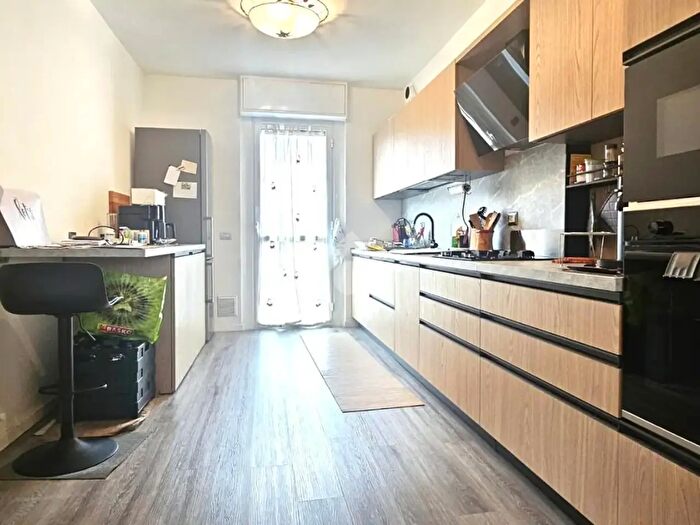 Appartamento quadrilocale in vendita in Via Gianluigi Banfi, Milano