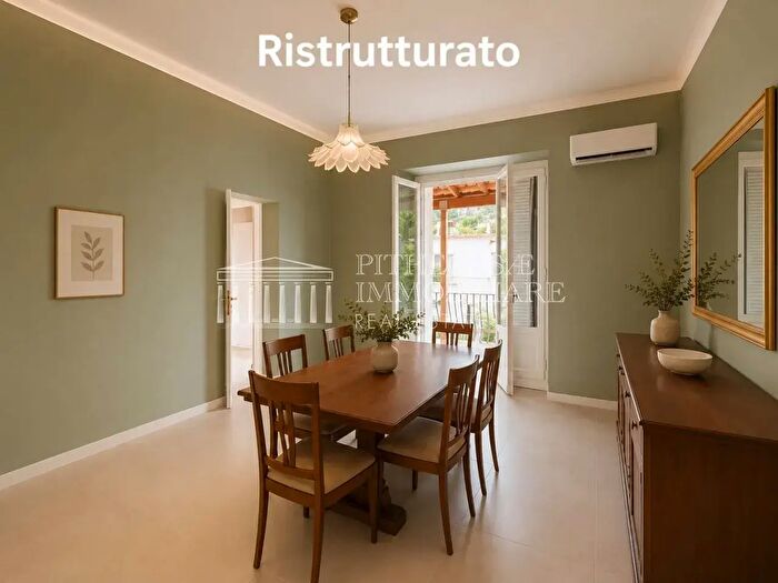 Appartamento con 5 locali in vendita in Via Foce, Ischia