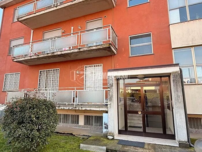 Appartamento trilocale in vendita in Via Sandro Pertini, Gossolengo