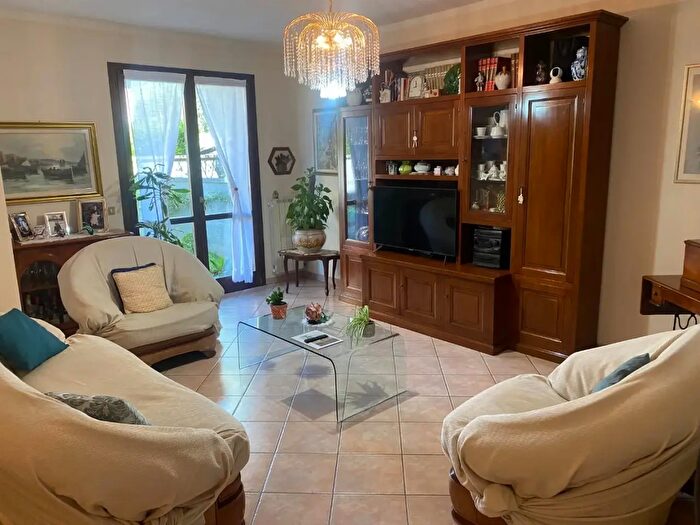 Casa con 6 locali in vendita in San Giuliano Terme