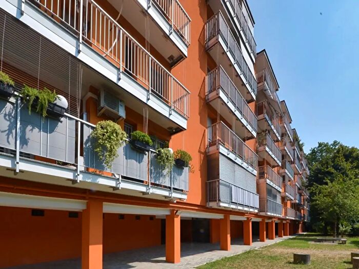Appartamento quadrilocale in vendita in Via Monte Baldo, Milano