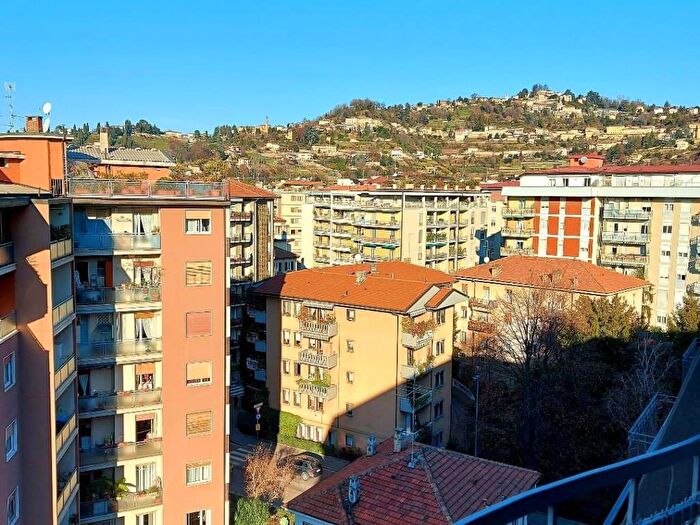 Casa trilocale in affitto in Via Giuseppe Mazzini, San Paolo, Bergamo