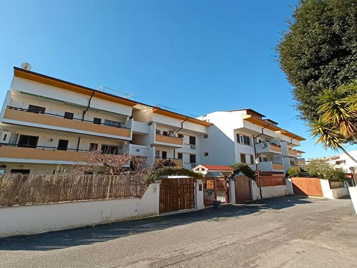 Appartamento trilocale in vendita in Via Cuma, Cerveteri