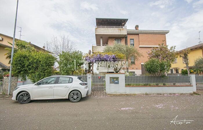 Casa con 16 locali in vendita in Via Tagliamento, Nonantola