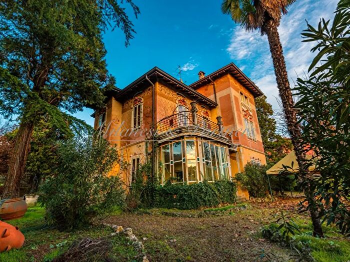 Casa con 6 locali in vendita in Via Quintino Basso, Bergamo