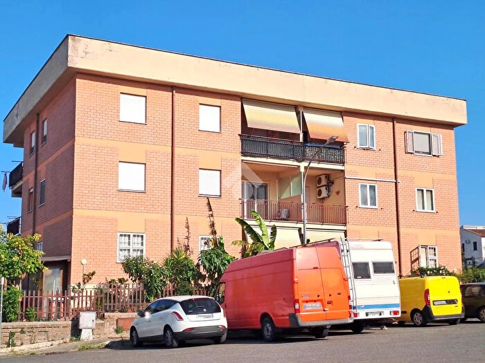 Appartamento quadrilocale in vendita in Via Falcone, Faleria