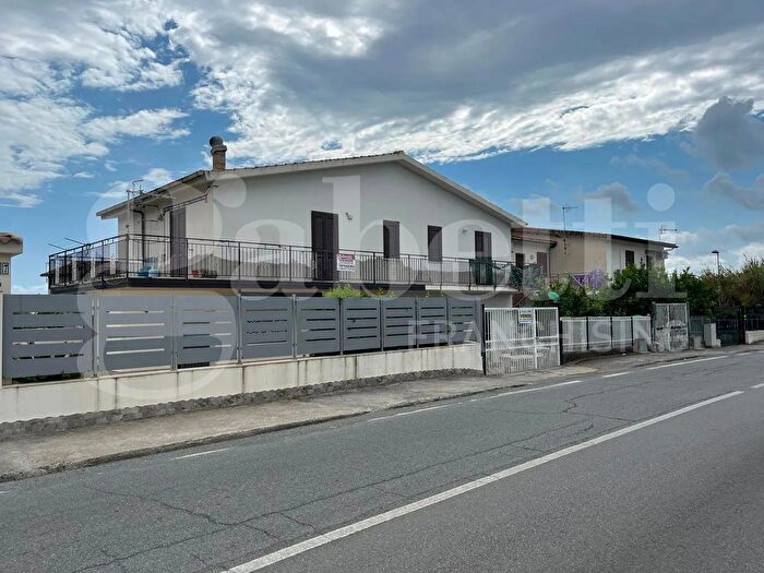 Appartamento con 5 locali in vendita in Via degli Ulivi, Santa Maria Del Cedro