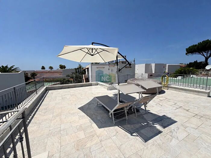 Casa con 5 locali in vendita in Via Giovanni Mazzella, Forio