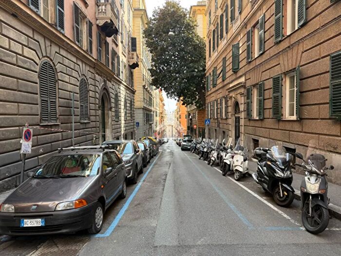 Appartamento con 6 locali in vendita in Via Caffaro, Genova