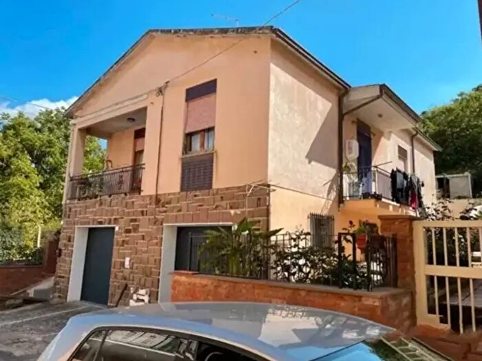 Appartamento con 6 locali in vendita in Via Maggio, Tula