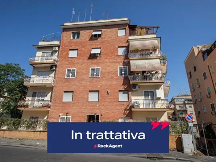 Appartamento trilocale in vendita in Via dei Durantini, Roma