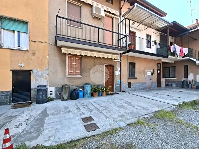 Casa trilocale in vendita in Via Edmondo De Amicis, Sedriano