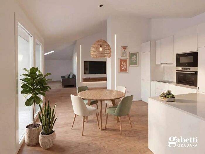 Casa trilocale in vendita in Via Solferino Snc, Pesaro