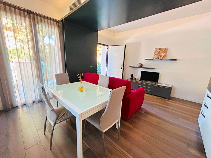 Appartamento trilocale in affitto in Viale Ciro Menotti, Abissinia, Riccione