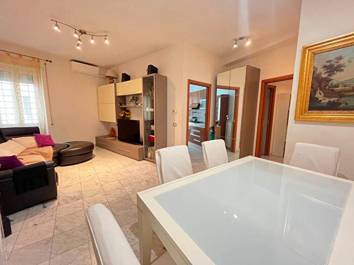 Appartamento quadrilocale in affitto in Piazza Irnerio, Gregorio VII Piccolomini, Roma