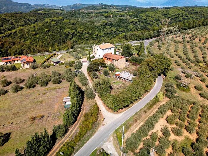 Casa con 6 locali in vendita in Montelupo Fiorentino
