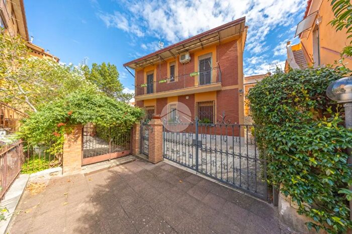 Appartamento trilocale in vendita in Via Capitinzano, Roma