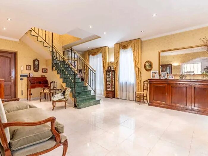 Appartamento quadrilocale in vendita in Via Lauso, Roma