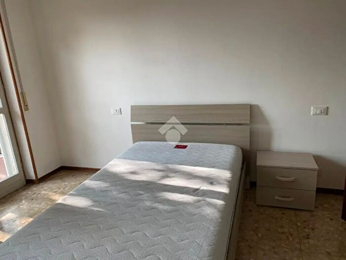 Appartamento quadrilocale in affitto in Viale Sicilia, Pavia