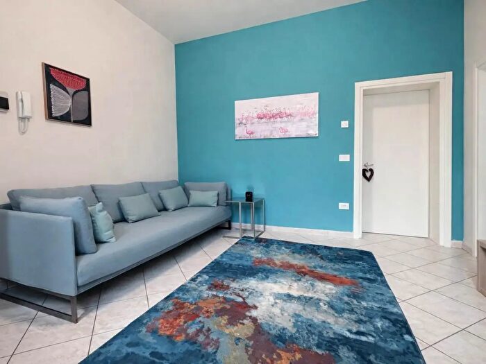 Appartamento con 5 locali in vendita in Circonvallazione Sacchetti, Cervia
