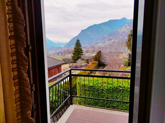 Appartamento trilocale in vendita in Via Cesare Battisti, Saint Vincent