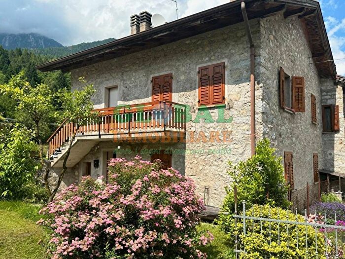 Appartamento con 5 locali in affitto in via Pradellano, Pieve Tesino