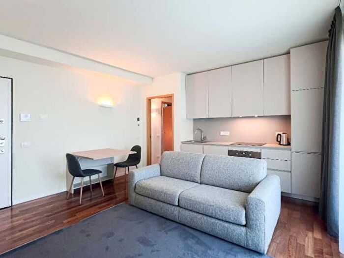 Appartamento bilocale in affitto in Via Carlo Imbonati, Dergano, Milano