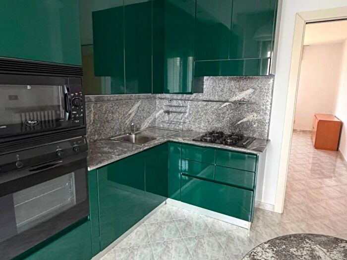 Appartamento trilocale in affitto in Via San Carlo, Lissago Calcinate, Varese