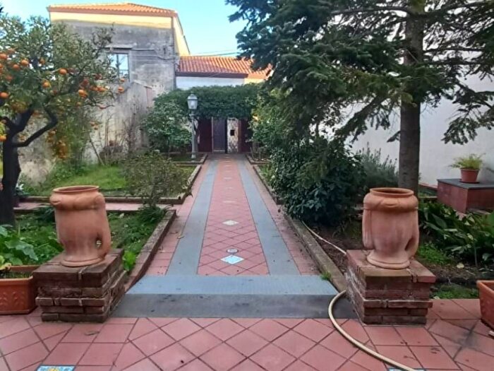 Casa quadrilocale in affitto in Nicolosi