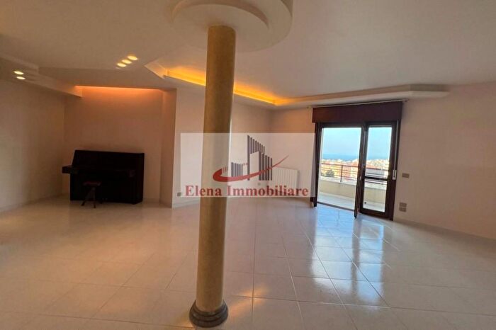 Appartamento con 5 locali in vendita in Alcamo