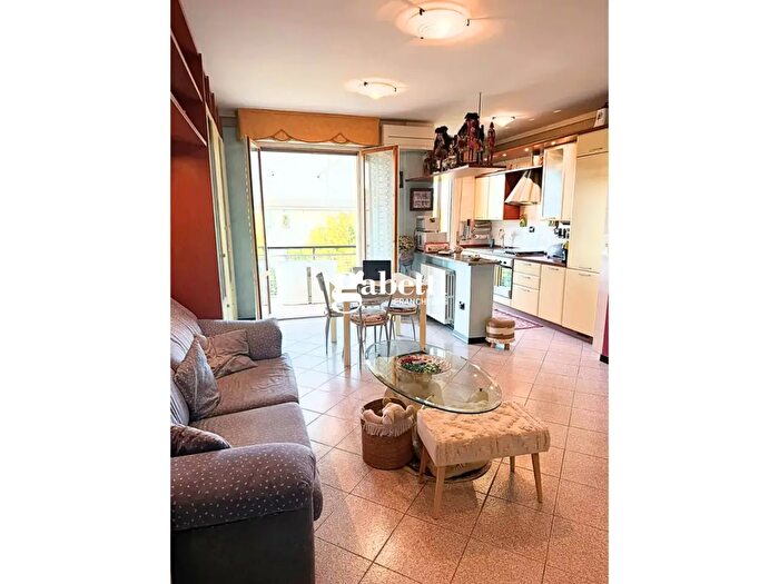 Appartamento con 5 locali in vendita in Riccione