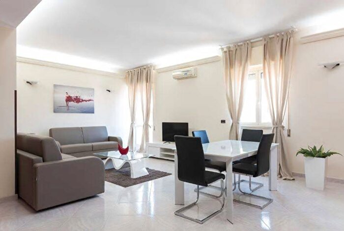 Appartamento quadrilocale in affitto in Viale Teracati, Santa Panagia Teracati, Siracusa