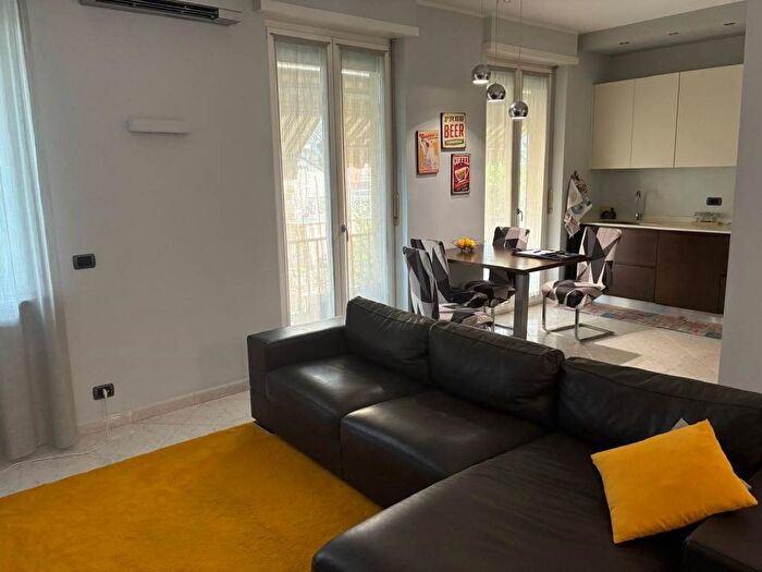 Appartamento trilocale in affitto in Via Antonio Labriola, Lingotto, Torino
