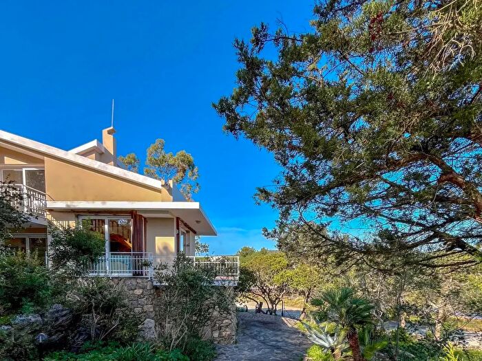 Casa con 6 locali in vendita in Golfo Aranci