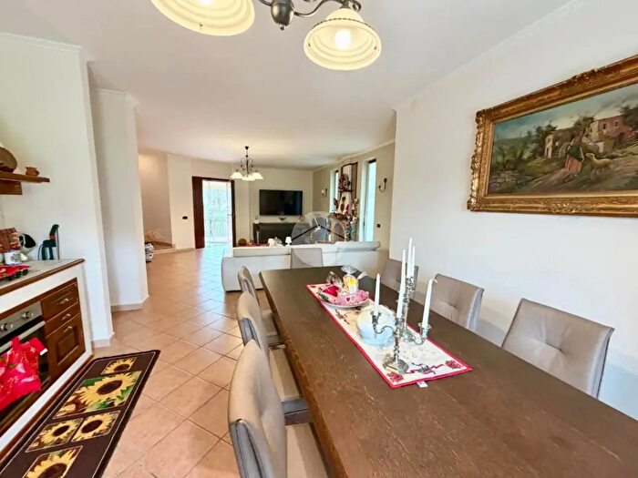 Casa con 8 locali in vendita in Contrada Muraglione, Montesarchio