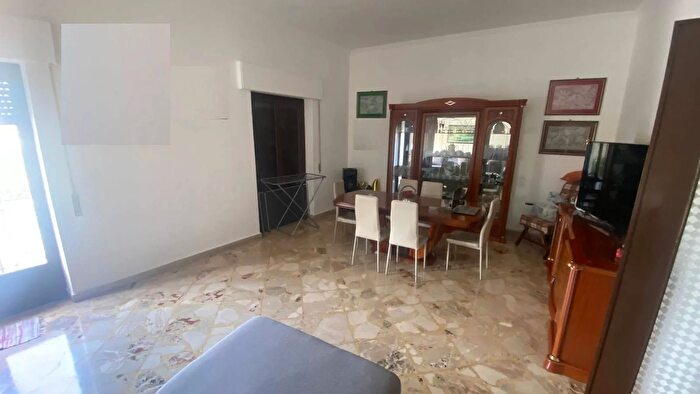 Appartamento con 5 locali in vendita in Via Nazionale Carini Palermo, Carini