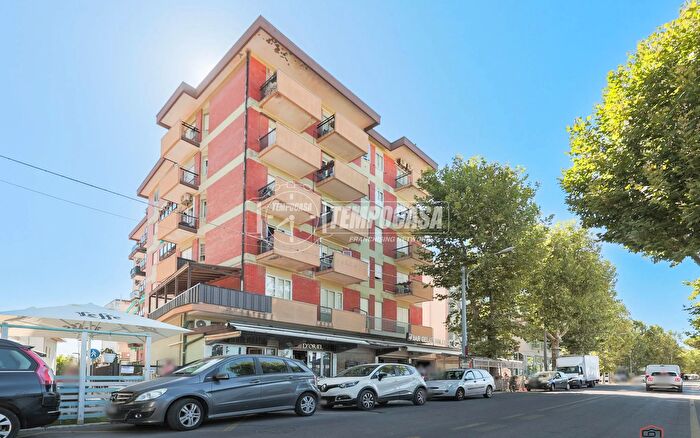 Appartamento bilocale in vendita in Viale Regina Elena, Rimini