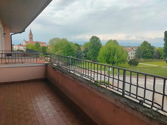 Appartamento quadrilocale in vendita in Via Roma, Torri Di Quartesolo