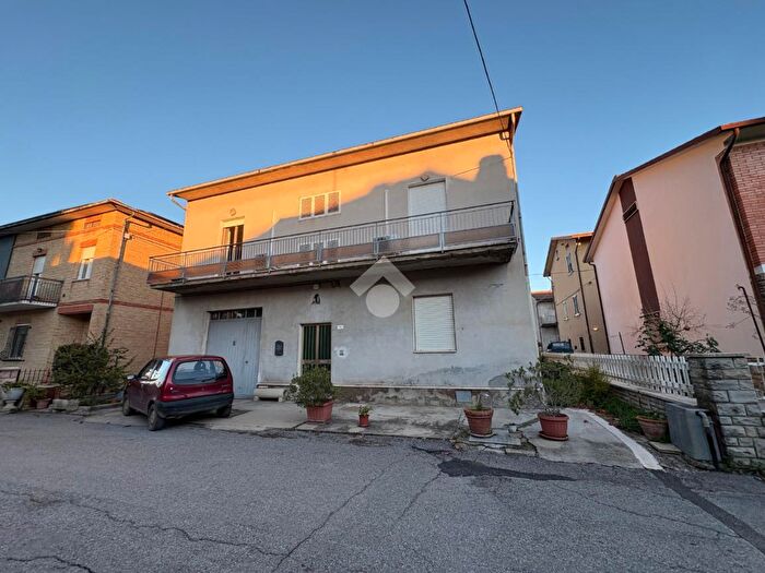 Casa quadrilocale in vendita in Via Diciassette Giugno, Bastia Umbra
