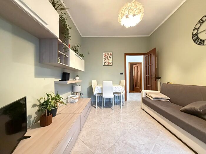 Appartamento trilocale in affitto in Via Oropa, Torino